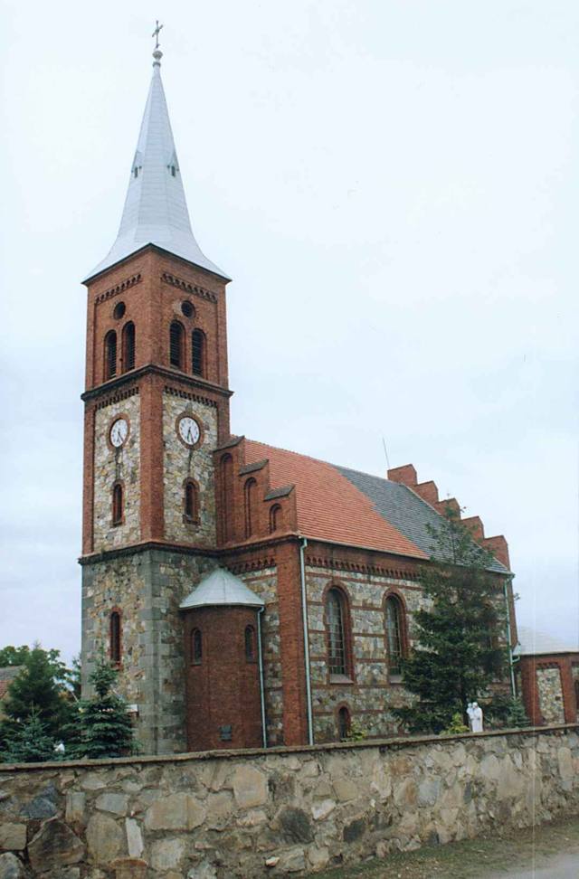 Kościół – Parafia Najświętszej Maryi Panny Królowej Polski, Przeworno