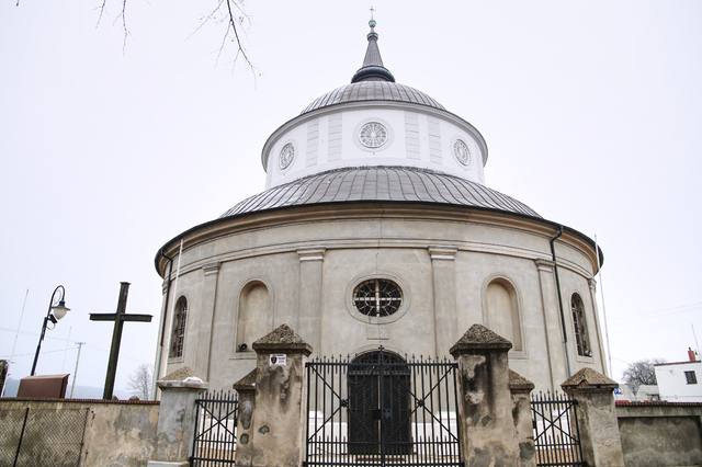 Kościół – Parafia NMP Królowej Świata, Parkowo