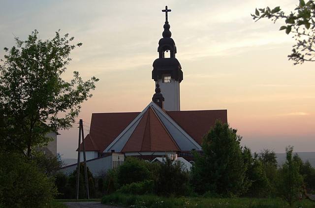Kościół – Parafia Matki Bożej Częstochowskiej, Starachowice