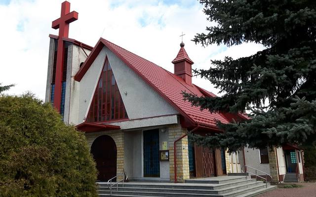 Kościół – Parafia Matki Bożej Bolesnej, Sadek