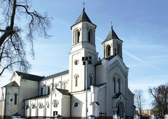 Kościół – Parafia Trójcy Przenajświętszej, Zambrów