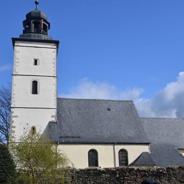 Kościół – Parafia Niepokalanego Poczęcia Najświętszej Maryi Panny, Łomnica