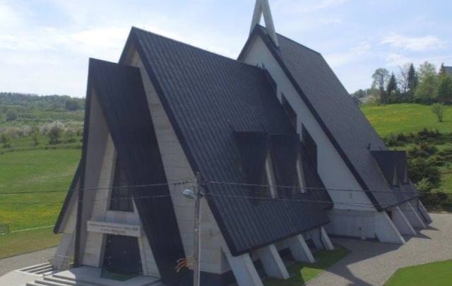 Kościół – Parafia Niepokalanego Serca Najświętszej Maryi Panny, Wola Piskulina