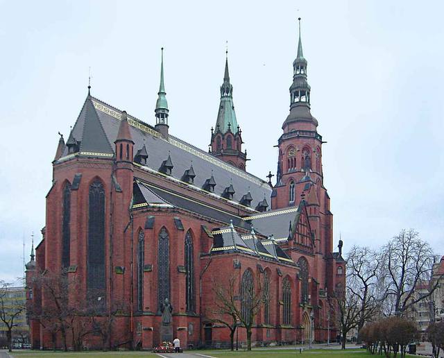 Kościół – Parafia Świętych Apostołów Piotra i Pawła, Legnica