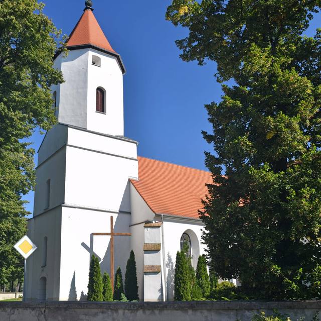 Kościół – Parafia Świętych Apostołów Piotra i Pawła, Szklary Górne