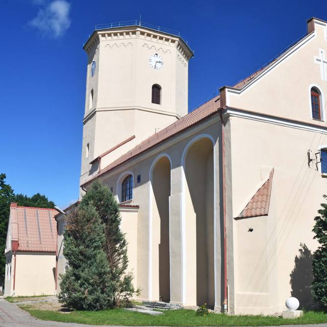 Kościół – Parafia Matki Bożej Bolesnej, Chróstnik