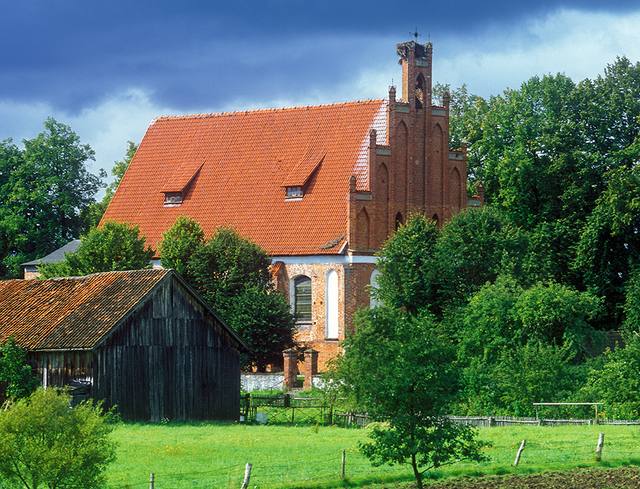 Kościół – Parafia Świętej Katarzyny Aleksandryjskiej, Henrykowo