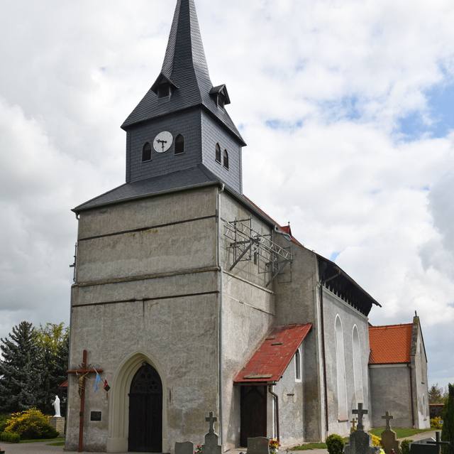 Kościół – Parafia Najświętszego Serca Pana Jezusa, Olszanica