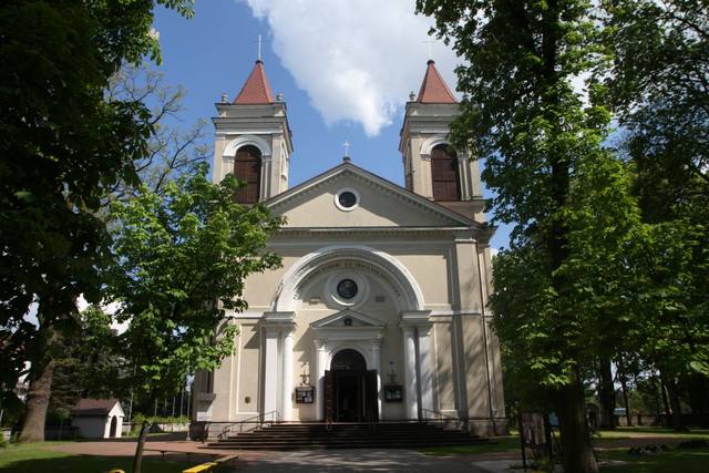 Kościół – Parafia Niepokalanego Poczęcia Najświętszej Maryi Panny, Józefów
