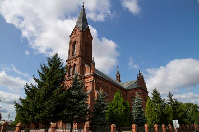 Kościół – Parafia Św. Stanisława BM, Trąbczyn