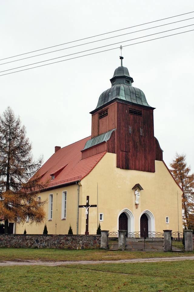 Kościół – Parafia Matki Bożej Szkaplerznej, Człuchów