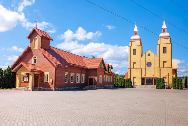Kościół – Parafia NMP Ostrobramskiej Matki Miłosierdzia, Dylewo