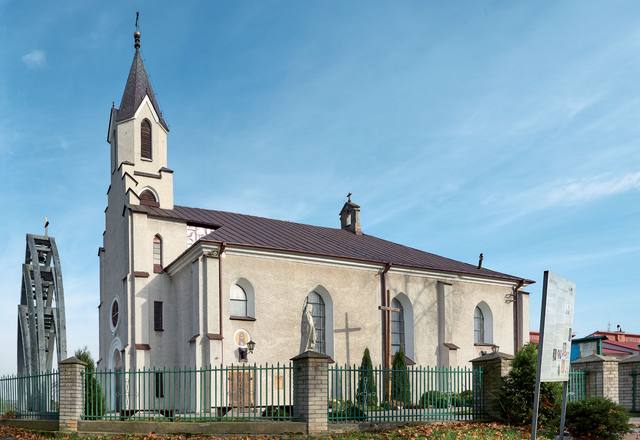 Kościół – Parafia Św. Jana Ewangelisty, Chobrzany