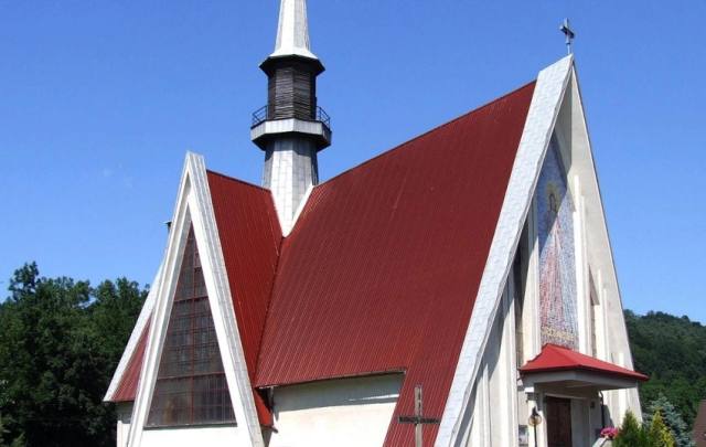 Kościół – Parafia Miłosierdzia Bożego, Podłopień