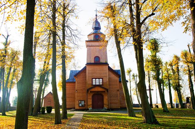 Kościół – Parafia Św. Jana Apostoła i Ewangelisty, Polskowola