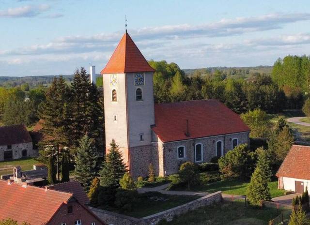Kościół – Parafia Matki Bożej Szkaplerznej, Świętajno
