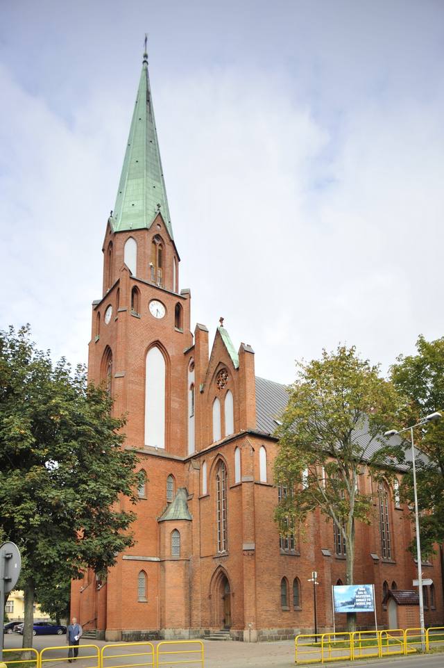 Kościół – Parafia Najświętszej Maryi Panny Królowej Polski, Lębork
