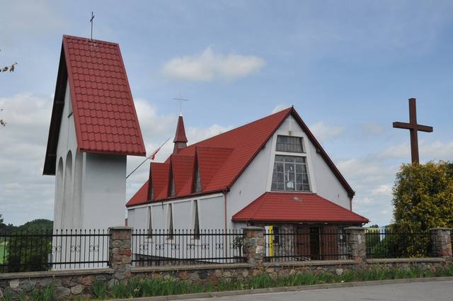 Kościół – Parafia Najświętszej Maryi Panny Częstochowskiej, Gołubie