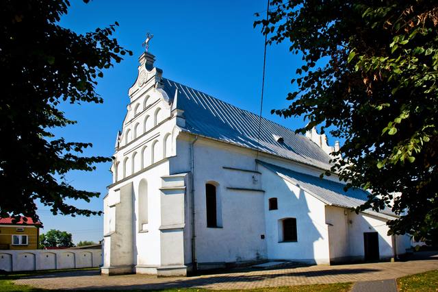 Kościół – Parafia Nawiedzenia NMP, Bobrowniki