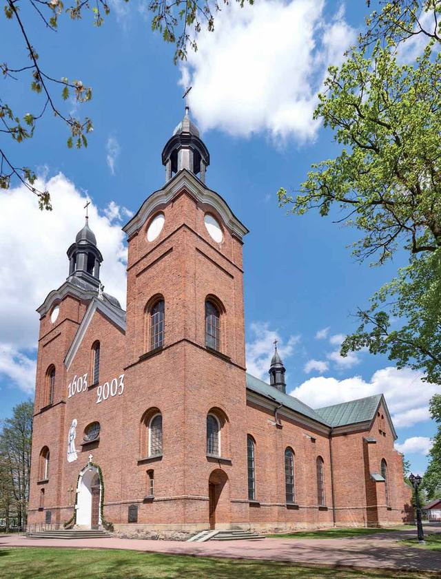 Kościół – Parafia Narodzenia Najświętszej Maryi Panny, Jeżowe