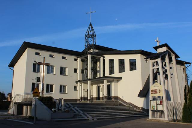 Kościół – Parafia Świętej Rodziny, Ropczyce – Świętej Rodziny