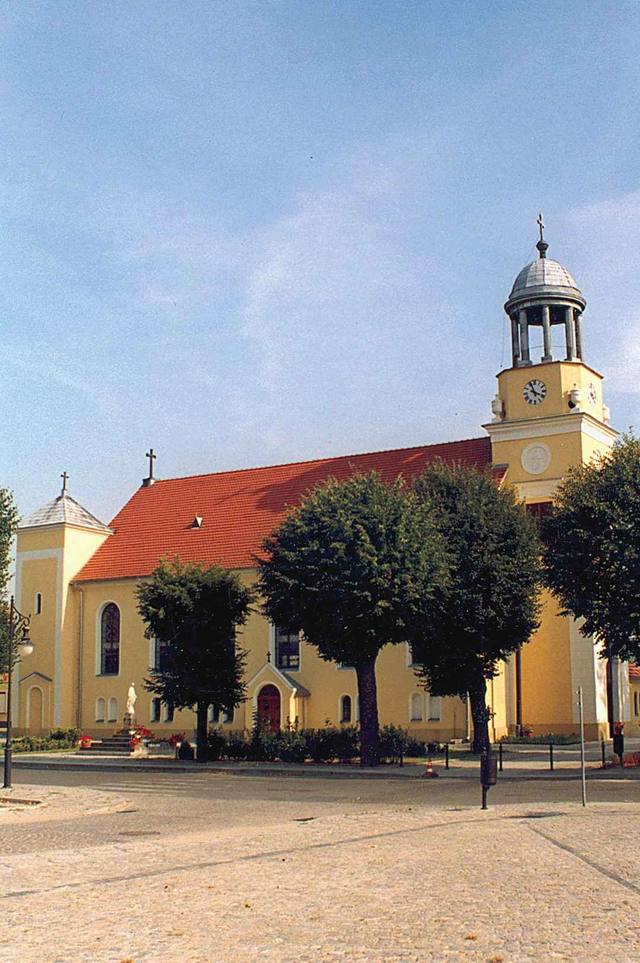 Kościół – Parafia Najświętszej Maryi Panny z Góry Karmel, Brzeg Dolny