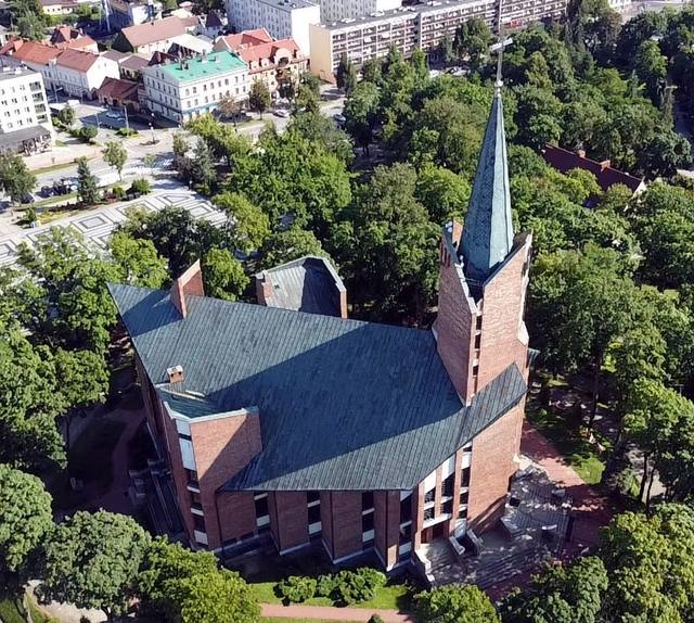 Kościół – Parafia Najświętszej Marii Pany Królowej Polski, Olecko