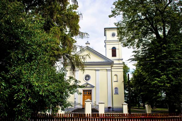 Kościół – Parafia Niepokalanego Poczęcia NMP, Milanów