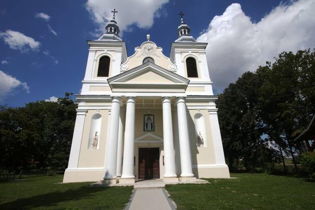 Kościół – Parafia Matki Bożej Częstochowskiej, Podhorce