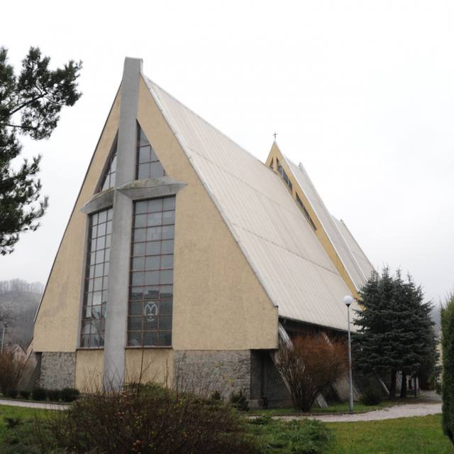 Kościół – Parafia Matki Bożej Królowej Polski, Wojcieszów