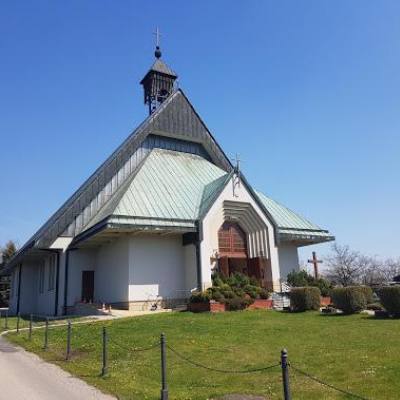 Kościół – Parafia Najświętszego Serca Pana Jezusa, Rączna
