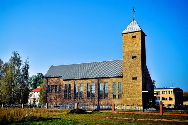 Kościół – Parafia Trójcy Świętej, Borowie