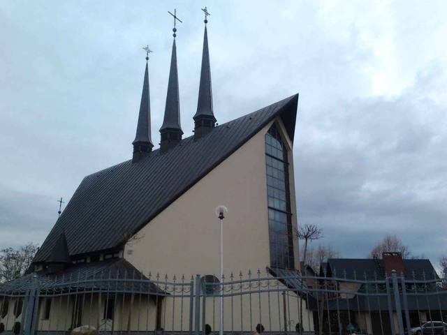 Kościół – Parafia Św. Stanisława Biskupa i Męczennika, Skarbimierz
