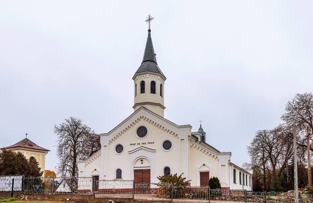 Kościół – Parafia Św. Stanisława Biskupa i Męczennika, Dobrzyjałowo