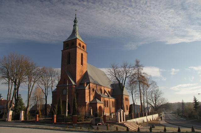 Kościół – Parafia Najświętszego Serca Jezusowego i św. Leonarda, Brzeźnica
