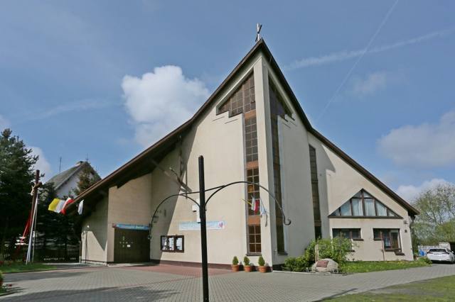 Kościół – Parafia św. Jana Marii Vianney'a, Żabnica