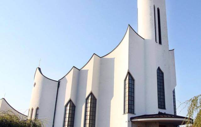 Kościół – Parafia Matki Bożej Anielskiej, Dębica