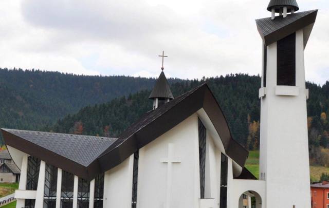 Kościół – Parafia Imienia Maryi Panny, Ptaszkowa