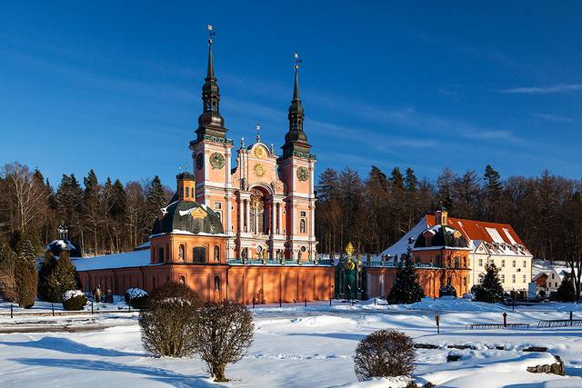 Kościół – Parafia Nawiedzenia Najświętszej Maryi Panny, Święta Lipka