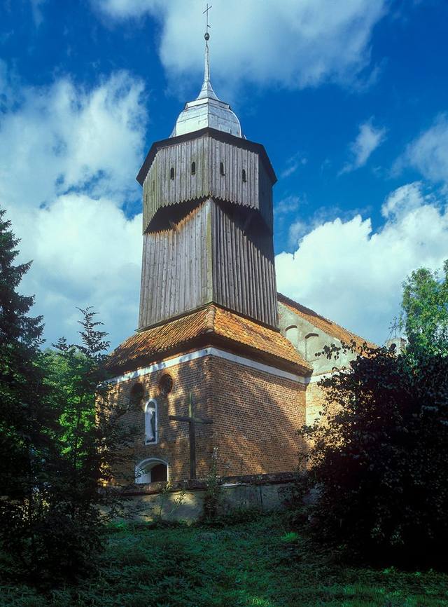 Kościół – Parafia Niepokalanego Poczęcia Najświętszej Maryi Panny, Orzechowo