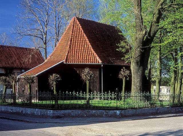 Kościół – Parafia Świętego Piotra w Okowach, Pietrzwałd