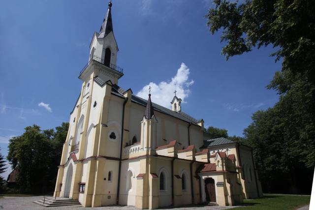 Kościół – Parafia Świętego Jana Nepomucena i Matki Bożej Szkaplerznej, Frampol