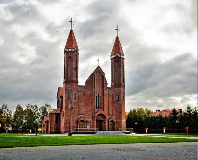 Kościół – Parafia Św. Anny i Błogosławionych Męczenników Podlaskich, Radzyń Podlaski